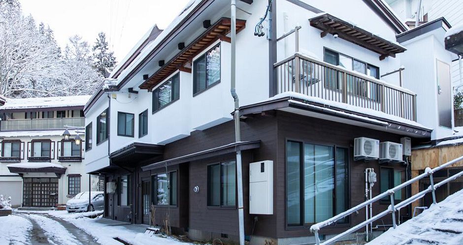 Wonderful 5 bedroom house in the heart of Nozawa Onsen. Photo: Booking.com - image_0